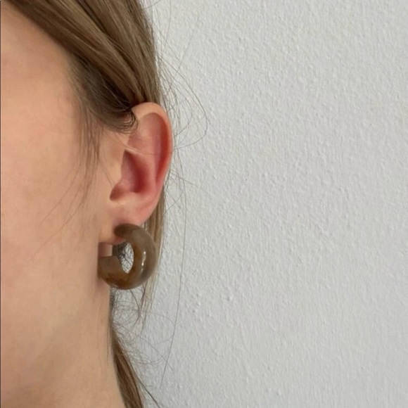 5/$35 🌙 Minimalist Jade Amethyst Citrine Tone Acrylic Huggie Hoop Earrings |NWT - Picture 7 of 17